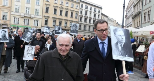 Patriotyzm z twarzami niezłomnych