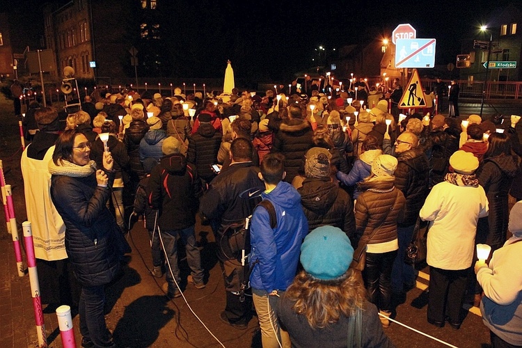 Głuszyca. Procesja ulicami miasta