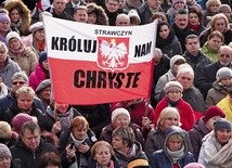 Wierni, którzy przyjechali do Łagiewnik, mówili, że są tu,  by zawierzyć Chrystusowi siebie, swoich bliskich i cały świat.