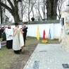 Pamiątkowy obelisk będzie przypominał o związkach parafii z bł. ks. Władysławem Bukowińskim.