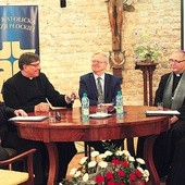 ▲	Panel dyskusyjny z udziałem prelegentów.