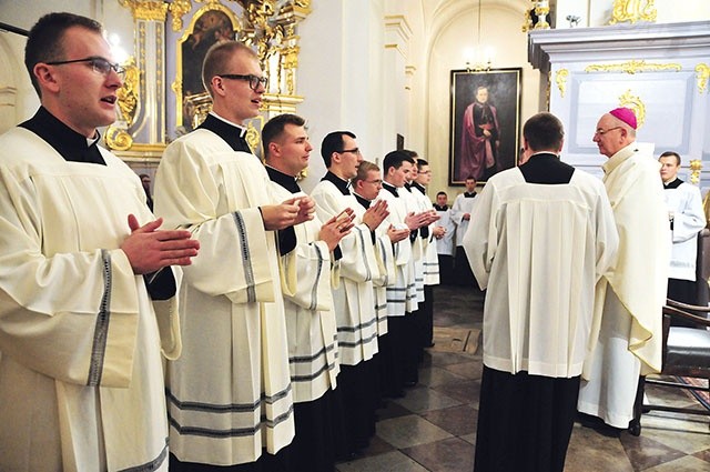 Alumni zostali wezwani  do dawania radosnego świadectwa wiary.