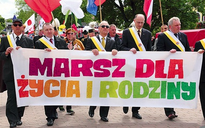 Tarnobrzescy Rycerze Kolumba podczas tegorocznego Marszu  dla Życia i Rodziny.