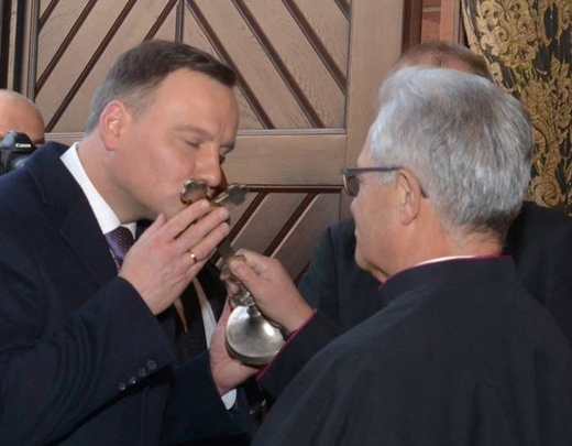 Prezydent Andrzej Duda w piekarskiej bazylice