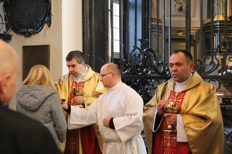 Akt Przyjęcia Jezusa Chrystusa za Króla i Pana w łowickiej katedrze