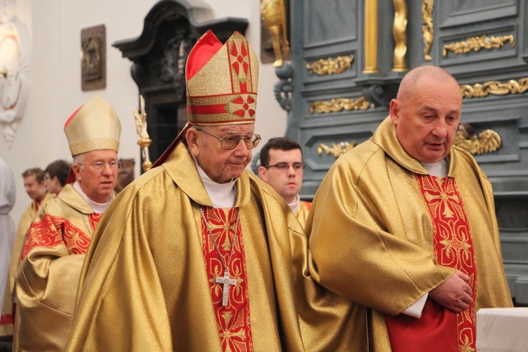 Akt Przyjęcia Jezusa Chrystusa za Króla i Pana w łowickiej katedrze