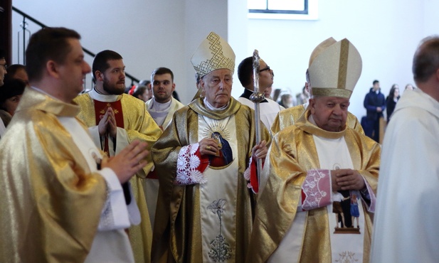 Cztery wieki szkół pobożnych