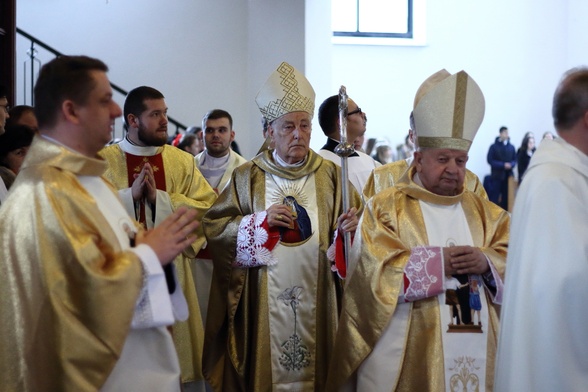 Cztery wieki szkół pobożnych