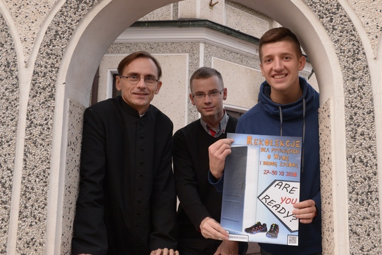 Do seminarium w grudniu zapraszają (od lewej) ks. Paweł Gogacz oraz alumni Michał Kopciński i Mateusz Dusiński