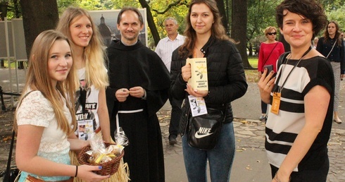 Wspomóż "Cuda pod dachem"