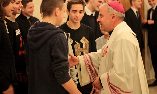 Most, dom i stół