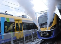 Efekty wizualne i dźwiękowe towarzyszyły pociągowi podczas wjazdu na peron