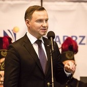 Prezydent wystąpił na tle orkiestry górniczej z kopalni „Makoszowy”. Mimo jej radosnych przygrywek, przyszłość tego zakładu wybrzmiewa raczej w minorowych tonacjach.