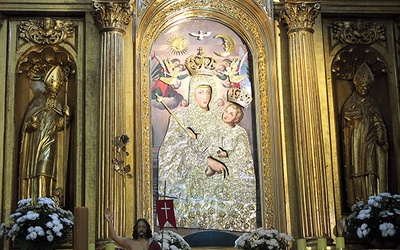 ▲	Obraz Matki Bożej w Czerwińsku jest wierną kopią rzymskiego Salus Populi Romani – Wspomożenie Ludu Rzymskiego.