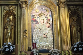 ▲	Obraz Matki Bożej w Czerwińsku jest wierną kopią rzymskiego Salus Populi Romani – Wspomożenie Ludu Rzymskiego.