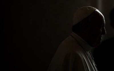 Papież o grzebaniu zmarłych