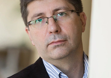 Adam Dziurok jest profesorem UKSW. Kieruje Biurem Badań Historycznych IPN w Katowicach.