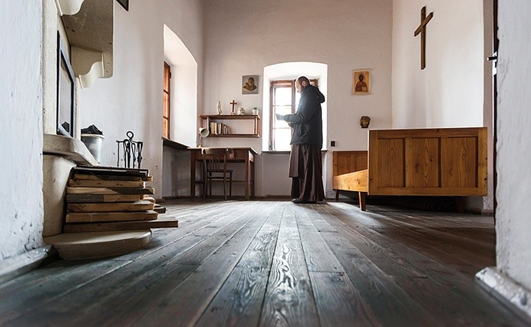 W pustelni św. Agnieszki zakonnicy mogą odbyć rekolekcje w ścisłej samotności.