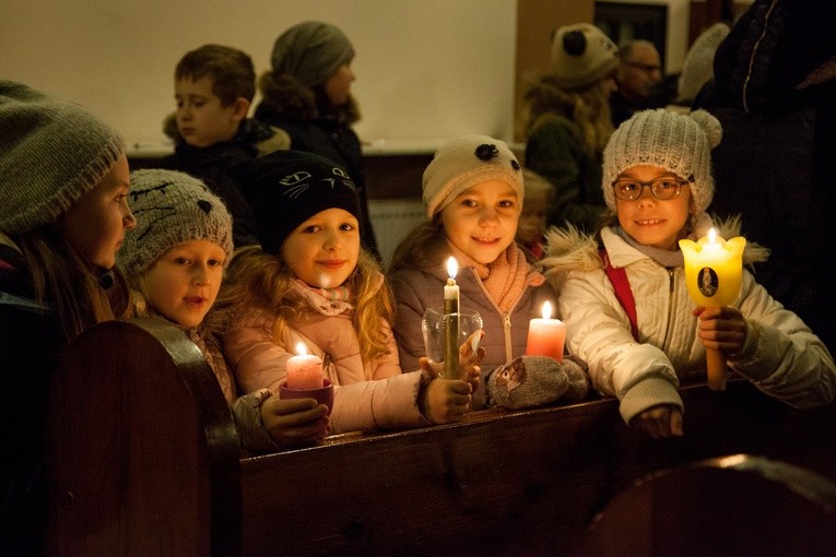 Roraty w parafii św. Urszuli Ledóchowskiej w Lublinie