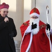Orszak pobłogosławił abp Stanisław Budzik, zachęcając wszystkich do dobroczynności