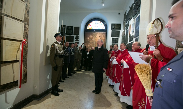 Tablica księży niezłomnych