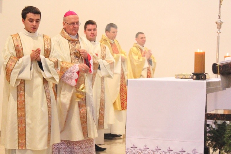 Wręczenie dyplomów absolwentom wydziału teologii