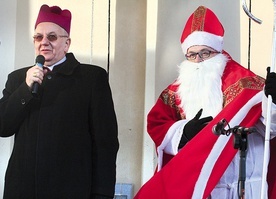 Orszak pobłogosławił abp Stanisław Budzik, zachęcając wszystkich do dobroczynności.