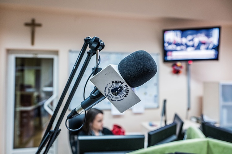 Radio Maryja od samego początku stało się ważnym głosem na medialnym rynku i przeciwwagą dla nurtu lewicowo-liberalnego.