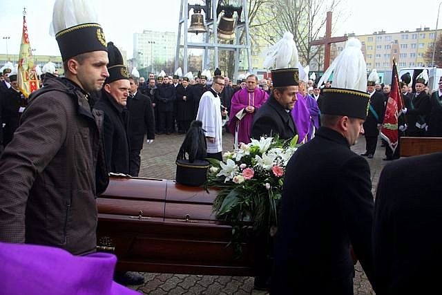 Pogrzeb ofiar wstrząsu w kopalni "Rudna"