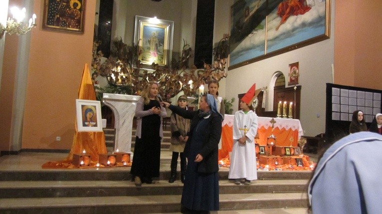 III Szkolny korowód świętych w Mosinie