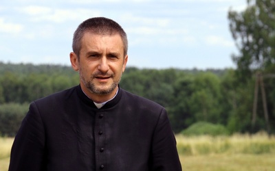Na Msze św. zaprasza ks. Sławomir Matyga, proboszcz parafii Jasionna