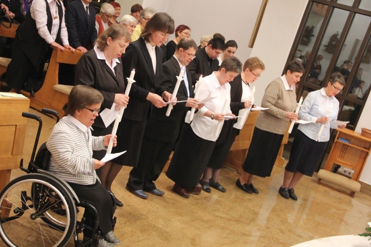 Cisi Pracownicy Krzyża odnawiają śluby