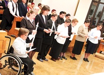 ▲	Wspólnota Cichych Pracowników Krzyża zrzesza księży i osoby świeckie, którzy poświęcają całe swoje życie Niepokalanej poprzez corocznie odnawiane śluby czystości, ubóstwa i posłuszeństwa. 