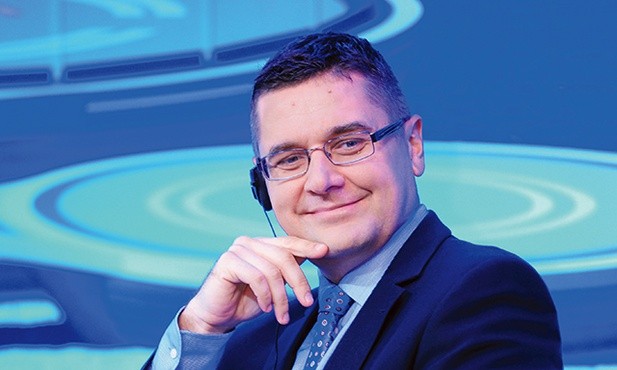 Kościół, boisko, las