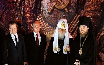 Prezydent Putin i patriarcha Cyryl – sojusz tronu z ołtarzem w Rosji w XXI wieku.