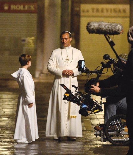 W nauczaniu Piusa XIII nie ma miłości bliźniego i miłosierdzia. Papież odwraca się od ludzi i ma dla nich wyłącznie słowa potępienia.