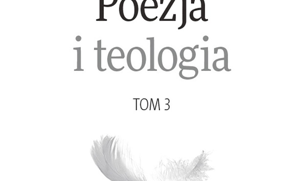 Ks. Jerzy Szymik podpisuje swoją najnowszą książkę.