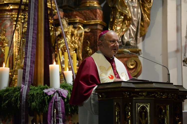 Światełko z Betlejem dotarło do katedry