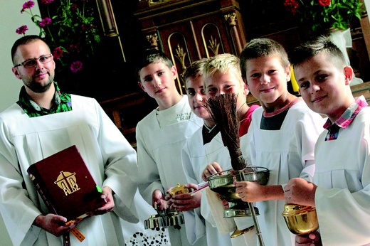 Ministranci z parafii św. Maternusa w Lubomierzu