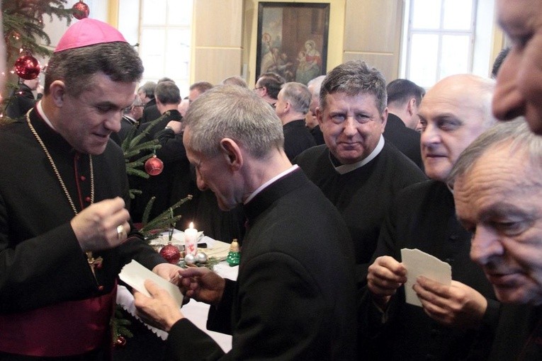 Opłatek z kapłanami