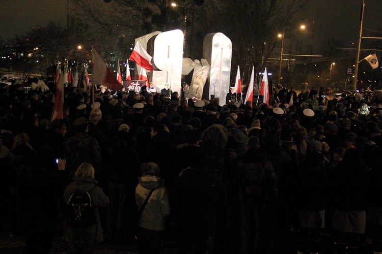 Modlitwa pod Pomnikiem Ofiar Grudnia'70