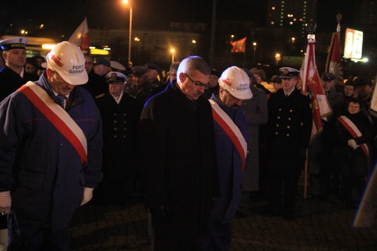 Modlitwa pod Pomnikiem Ofiar Grudnia'70