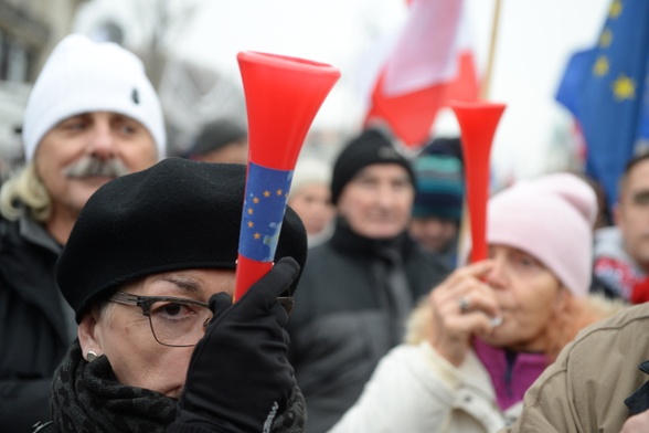 Przed Pałacem Prezydenckim manifestacja opozycji