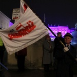 Sztandar pamiętający czasy karnawału Solidarności.