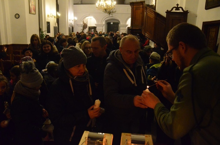 Przekazanie Betlejemskiego Światełka Pokoju 