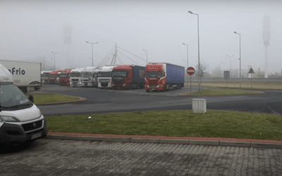 Polscy kierowcy ciężarówek oddają hołd zamordowanemu w Berlinie koledze