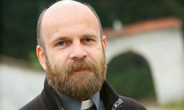 Ks. Grzegorz Strzelczyk.