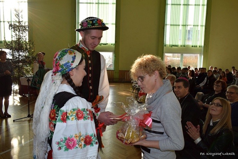 Spotkanie opłatkowe w szkole na łowickim Blichu