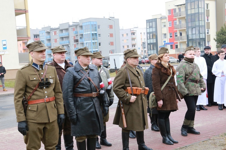 Pomnik ks. Popiełuszki w Mielcu