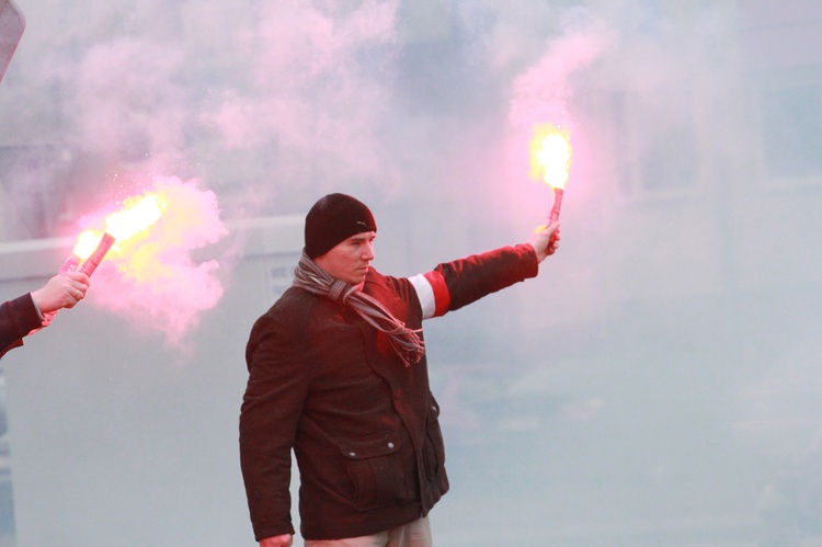 Pomnik ks. Popiełuszki w Mielcu